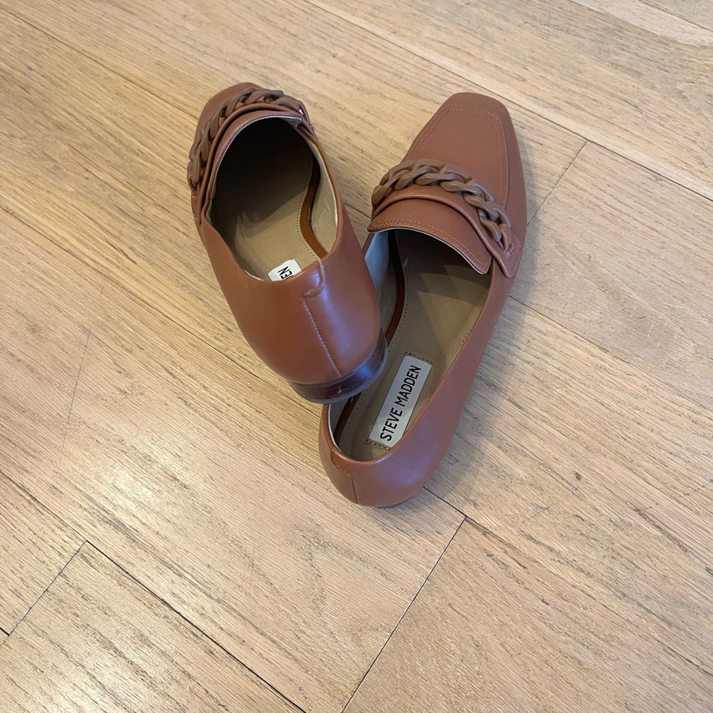 Steve Madden Rilynn Chain Loafer - Picture 5 of 6